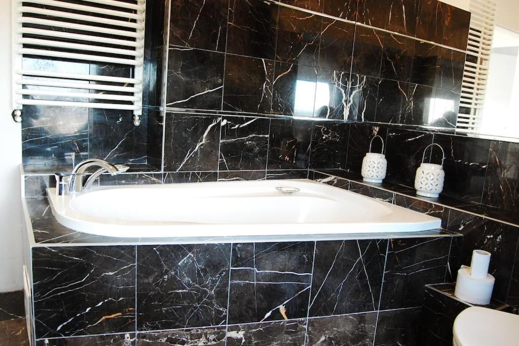 100M2 Penthouse On Top Of The City 1000Mb/S, Airc. 브로츠와프 외부 사진